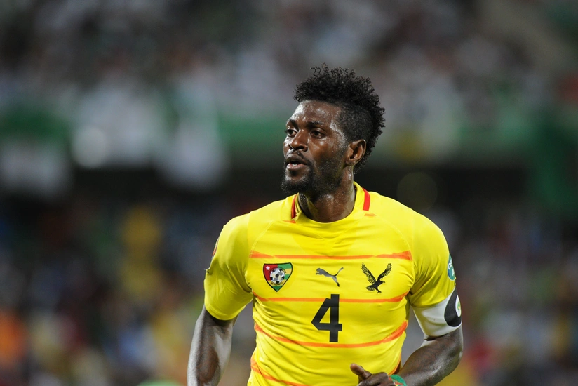 Адебайор может продолжить карьеру в АПЛ