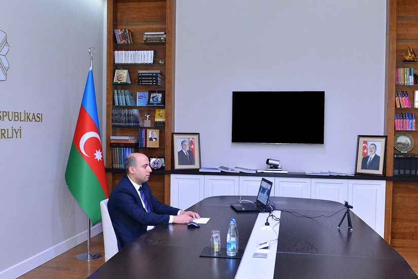 Təhsil naziri müəllim, şagird və valideynlərlə görüşdü