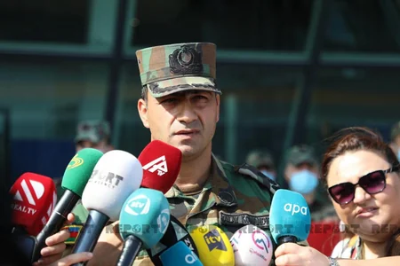 First group of Azerbaijani firefighters return home from Turkey