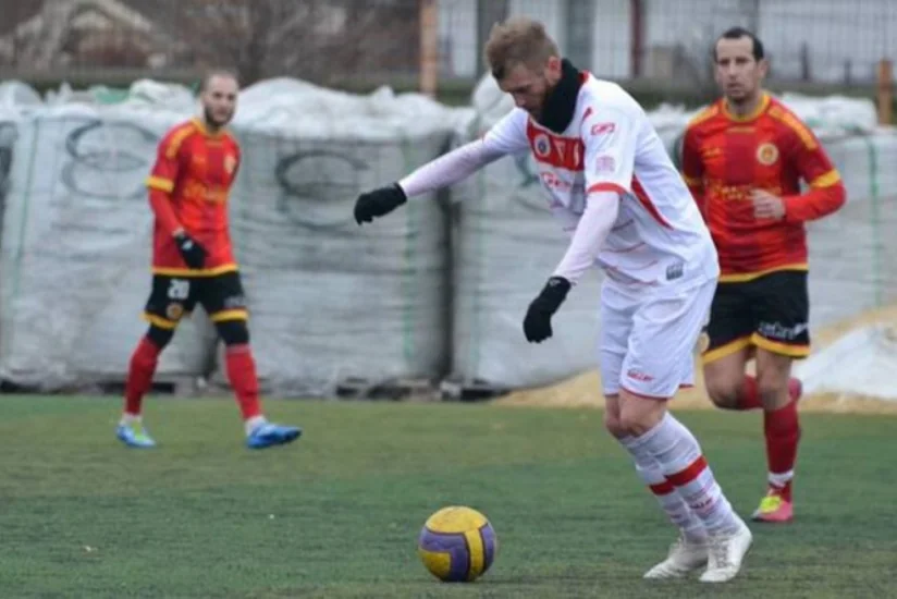 Xəzər Lənkəranın sabiq futbolçusu Rumıniyanın III Liqasında oynayacaq