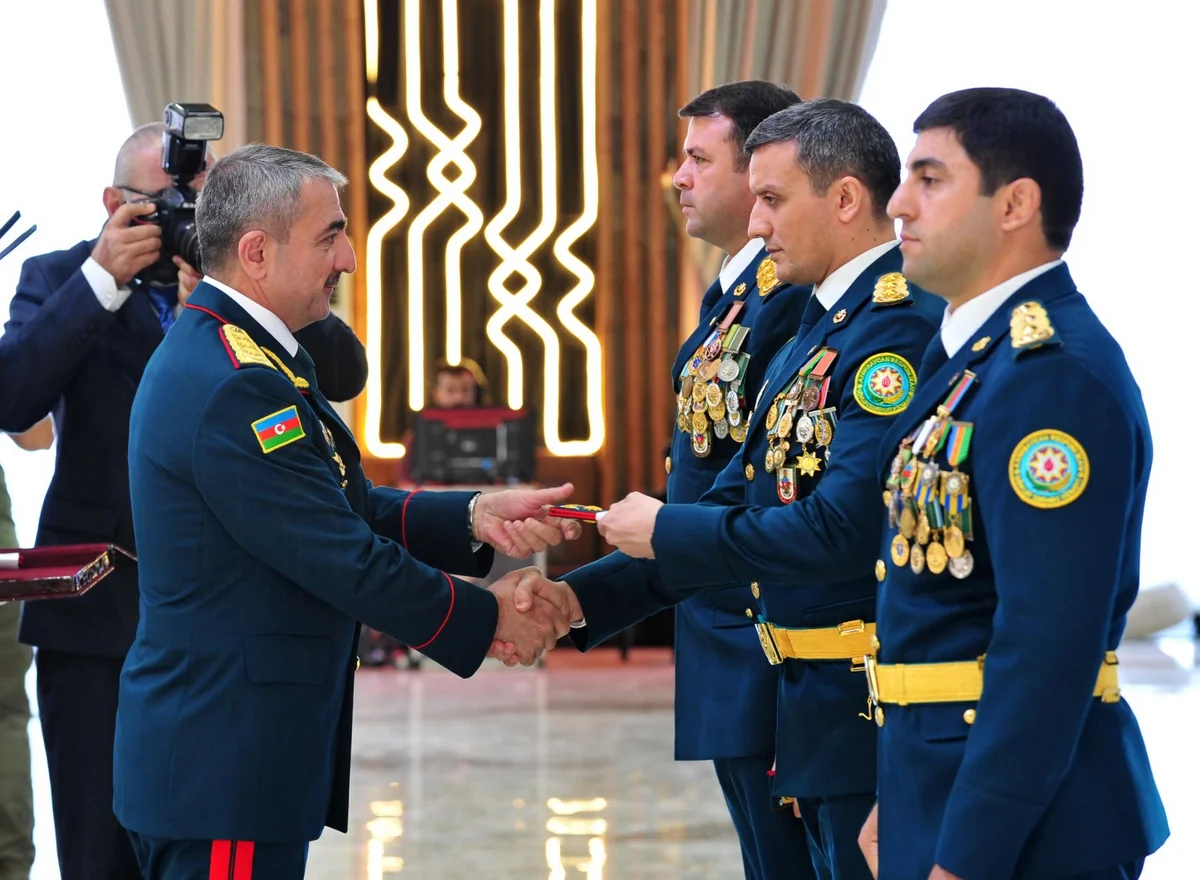 Elçin Quliyev yeni generallara ali hərbi rütbələrini təqdim edib