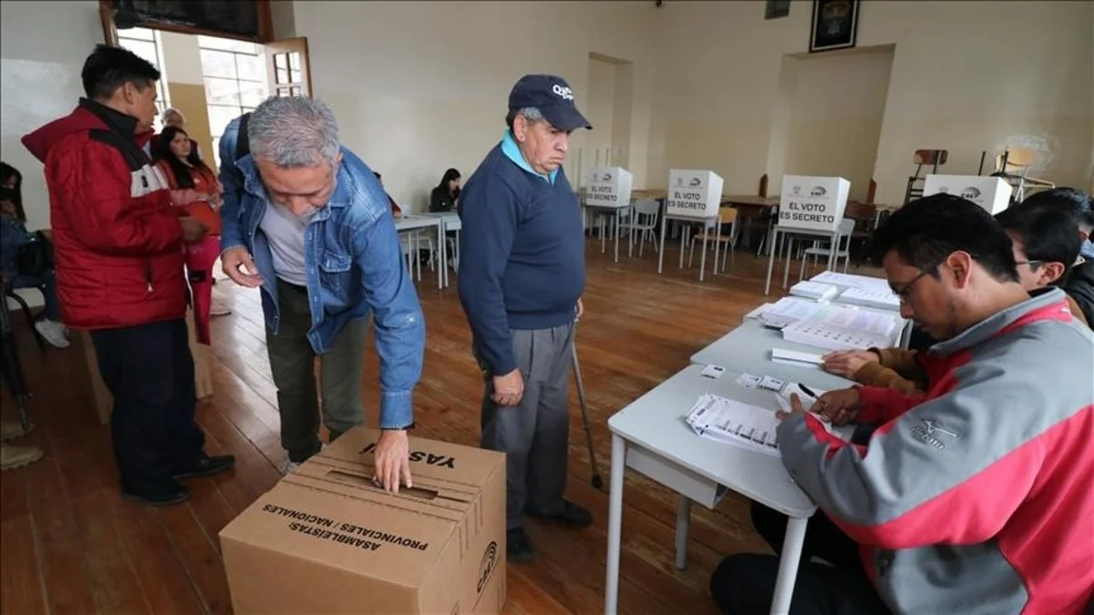 Ekvadorda prezident seçkilərinin ikinci turu keçiriləcək