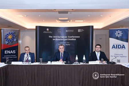 Ceyhun Bayramov Azərbaycan tədqiqatları üzrə III Avropa Konfransında çıxış edib - YENİLƏNİB