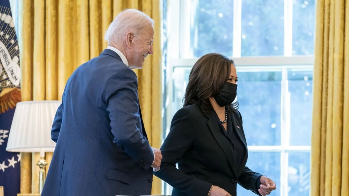 Байден временно передаст полномочия вице-президенту Харрис