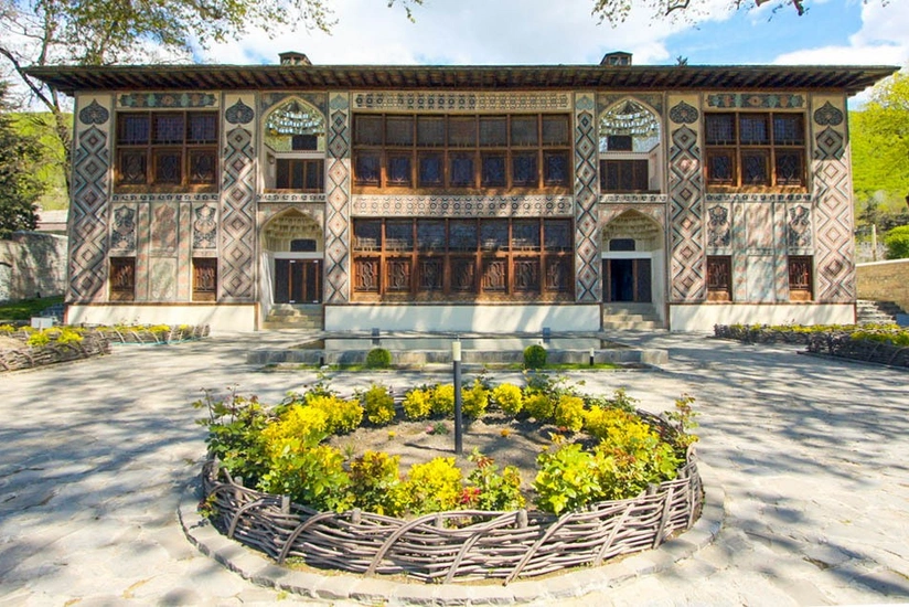 Комитет ЮНЕСКО обсудит вопрос включения исторического центра Шеки в список Всемирного наследия