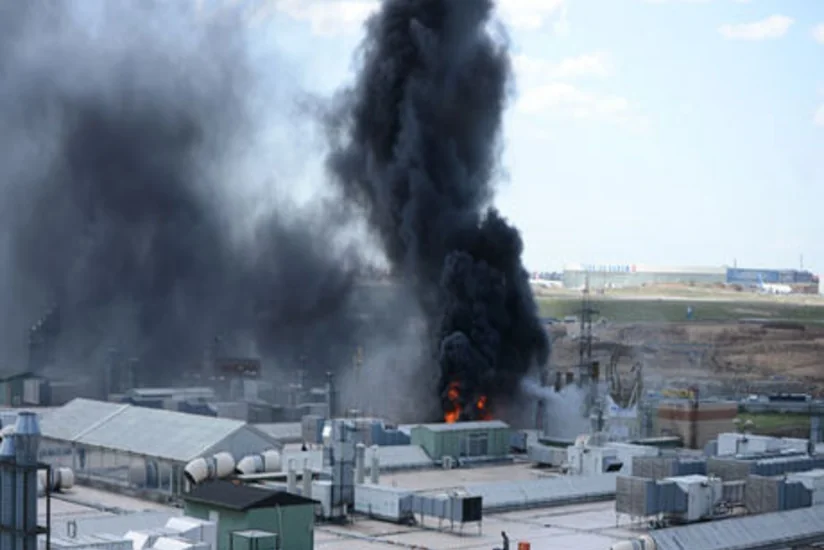 ​İstanbulun iri ticarət mərkəzində yanğın baş verib - VİDEO