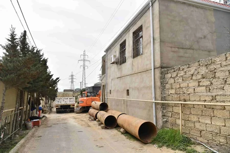 Bakıda ev sökülmədən kanalizasiya kollektorunda qəza aradan qaldırılıb