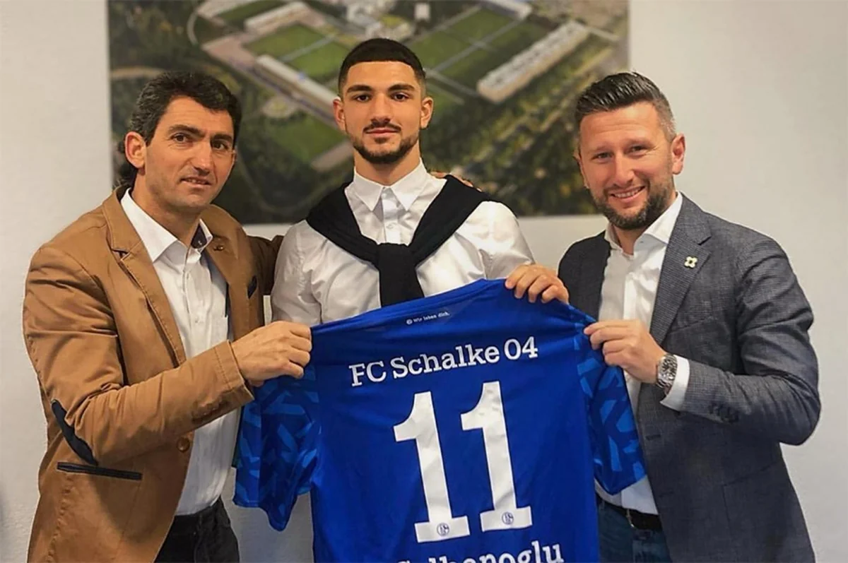 Şalke Çalhanoğlu ilə 4 illik müqavilə imzaladı