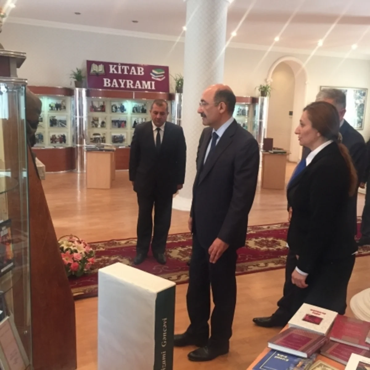 Əbülfəs  Qarayev Samuxda mədəniyyət müəssisələrinin fəaliyyəti ilə tanış olub