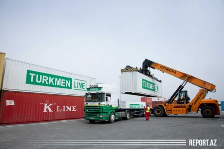 Tranzit yüklər Bakı Limanından keçir - VİDEOREPORTAJ