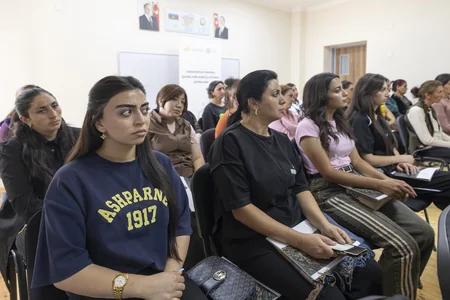 “Daşkəsəndə qadınların məşğulluğunun artırılması” layihəsi çərçivəsində növbəti seminar keçirilib