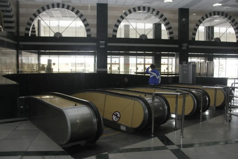 “28 May” metrostansiyasında eskalator əsaslı təmirdən sonra istifadəyə verilib