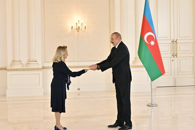 Ilham Aliyev receives credentials of new ambassador of Panama to Azerbaijan