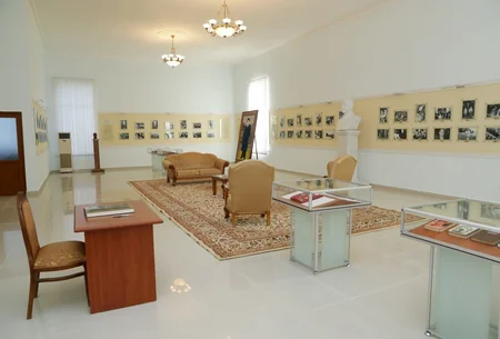 Azərbaycanın Birinci vitse-prezidenti Gəncədə Mir Cəlal Paşayevin ev-muzeyində olub