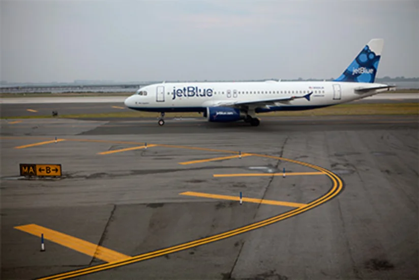 24 people injured following turbulence on JetBlue flight