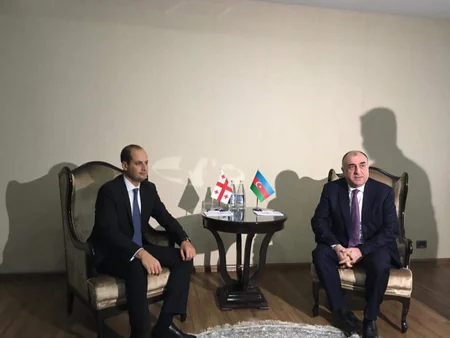 Elmar Məmmədyarov Gürcüstanın XİN başçısı ilə görüşür