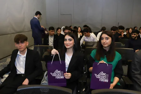 On səkkiz yaşı seçki günü tamam olacaq tələbələrlə görüş keçirilib