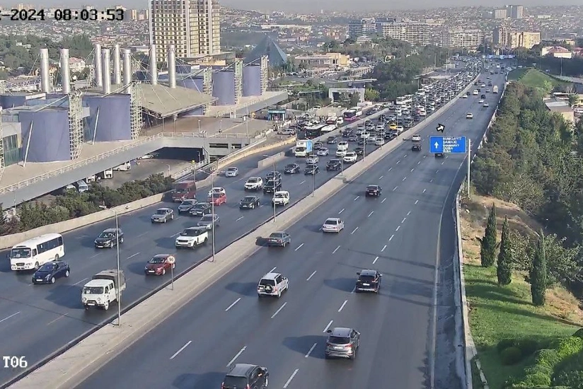Bakının bir sıra yollarında tıxac yaranıb