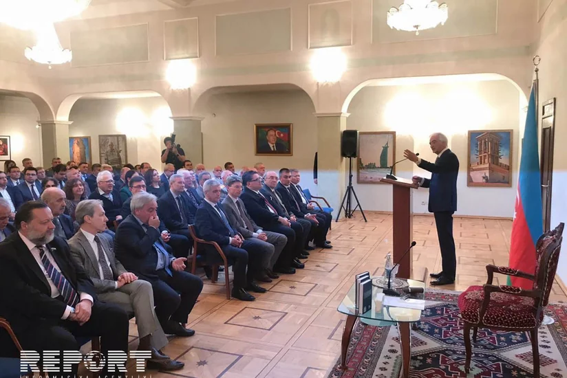 Azerbaijani embassy to Russia honors memory of National Leader Heydar Aliyev - PHOTO