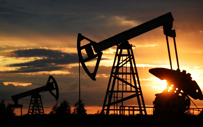 Цены на нефть снизились перед выступлением главы ФРС США