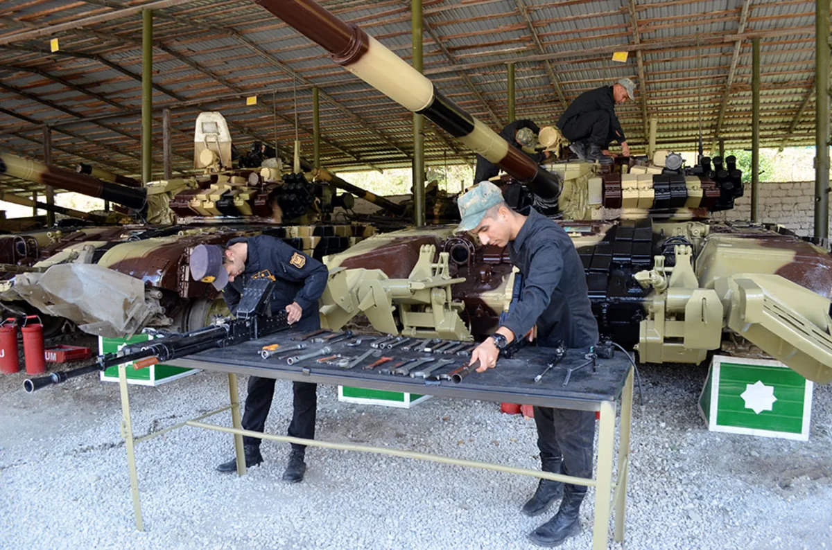MN: Silah və texnika payız-qış mövsümündə istismar rejiminə keçirilir