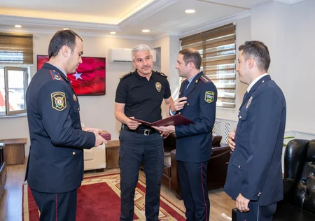 DİN Ermənistanla matçda Azərbaycan Bayrağına göstərdiyi ehtirama görə türkiyəli polisi təltif edib