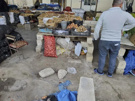 Kürdəmirdə bazarda sanitar qaydaların kobud şəkildə pozulması aşkarlanıb