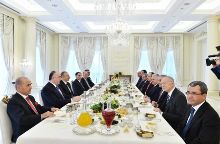 Azərbaycan Prezidenti Türkiyənin Baş naziri ilə görüşüb - YENİLƏNİB-2