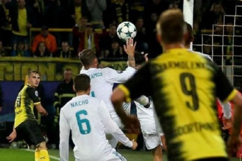 Futbolda əl ilə təsadüfi oyuna görə cəza tətbiq edilə bilər