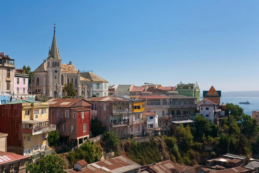 Chile eyes canceling quarantine for vaccinated tourists