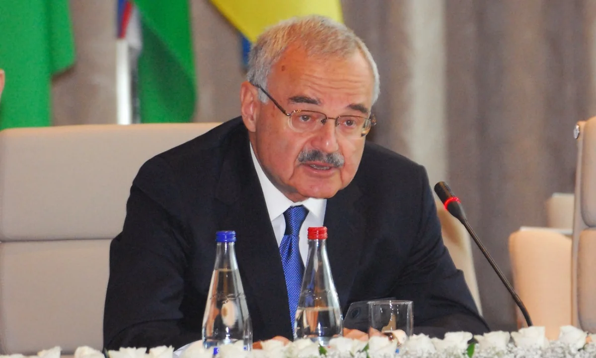 Ümumi təhsil müəssisələrinin direktor və direktor müavinlərinin vəzifə maaşları artılırıb