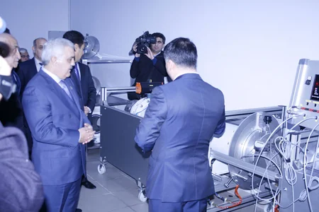 SOCAR prezidenti ''Qazservisinformatika'' Departamenti üçün yeni alınmış qurğulara baxış keçirib