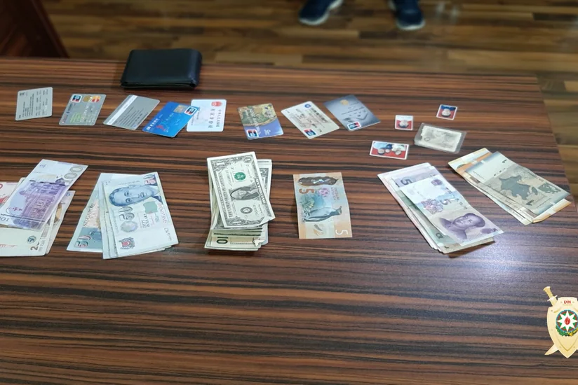 Bakıda sənədlərini və pulunu itirən Çin vətəndaşının köməyinə polislər çatıb