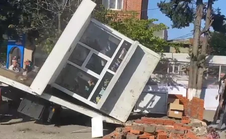 FHN Lənkəranda qanunsuz tikililəri söküb