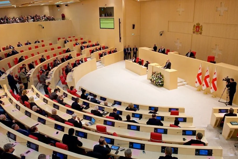Gürcüstanın 9-cu çağırış parlamentinin ilk iclasında yeni sədr, müavinlər və komitə rəhbərlər seçilib