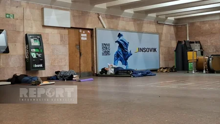 Kyiv suffers massive air attack, people spend night in metro