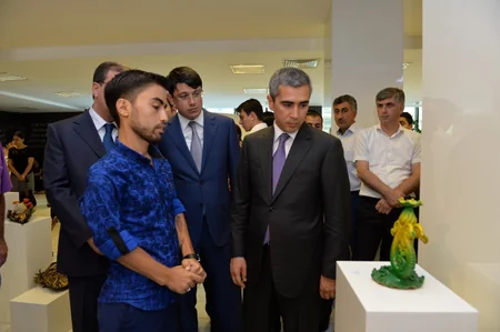 Mingəçevirdə fiziki qüsurlu şəxslərin əl işlərindən ibarət satış-sərgi təşkil olunub