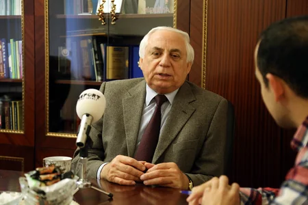 Hadı Rəcəbli: “Deputatın telefonuna cavab verməyən məmurlara qarşı şəxsi nifrət oyanır” - MÜSAHİBƏ