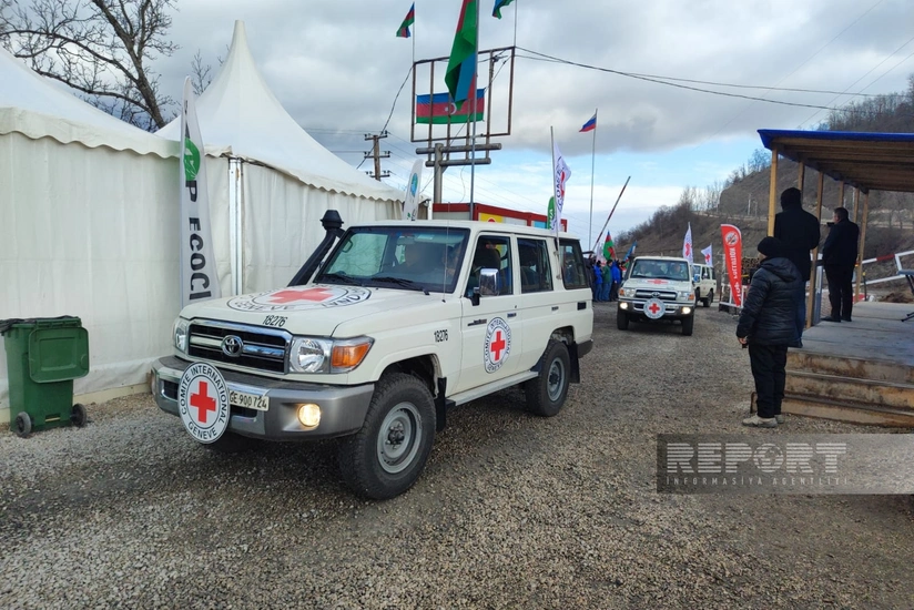 Six ICRC vehicles freely move through Khankandi-Lachin road