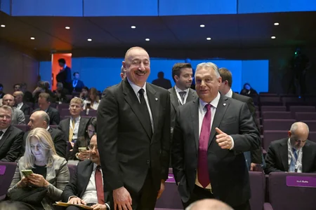 İlham Əliyev Tiranada “Avropa Siyasi Birliyi”nin 6-cı Zirvə toplantısının açılış mərasimində iştirak edib - YENİLƏNİB