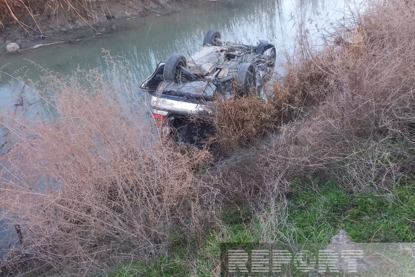 Sabirabadda avtomobil su kanalına aşıb, xəsarət alanlar var