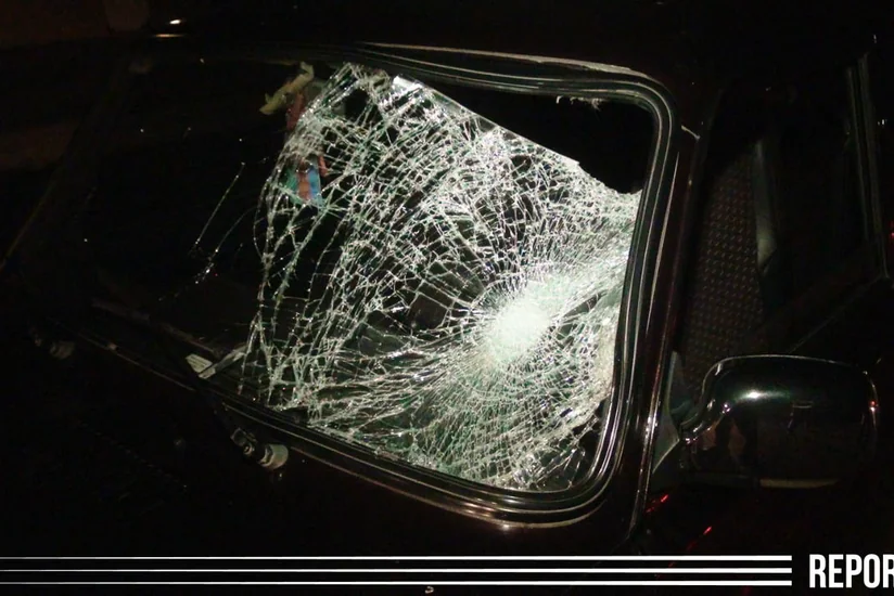 Neftçalada avtomobil beton maneəyə çırpılıb, 1 nəfər xəsarət alıb