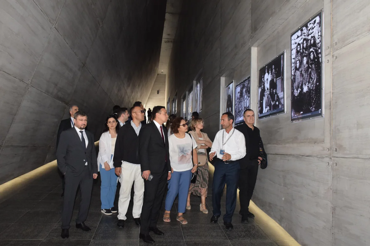 Beynəlxalq Simpoziumun iştirakçıları Quba Soyqırımı Memorial Kompleksini ziyarət ediblər