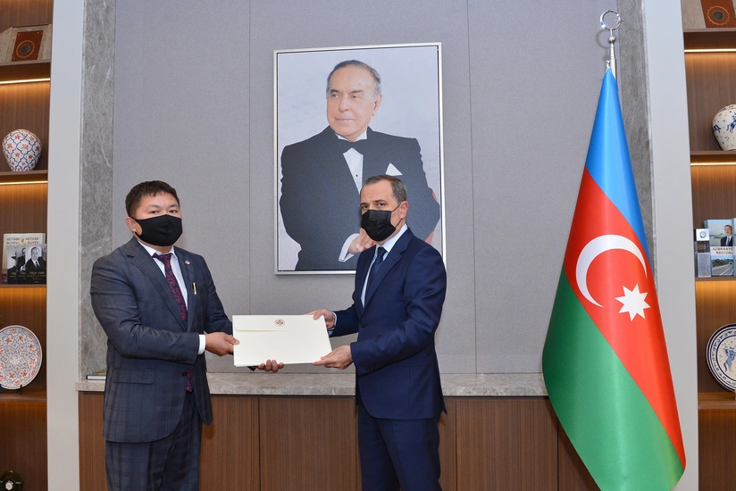 Ceyhun Bayramov Qırğızıstanın Azərbaycandakı yeni səfiri ilə görüşüb