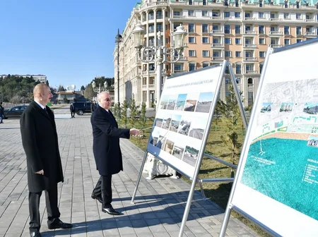Prezident Sumqayıtın dənizkənarı bulvarında şəhərin sakinləri ilə görüşüb