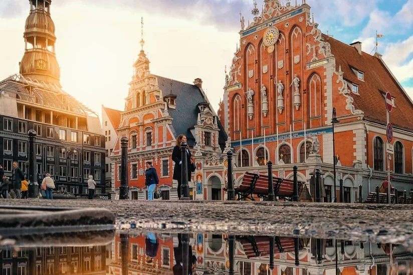 В Латвии вступил в силу комендантский час из-за ситуации с COVID-19