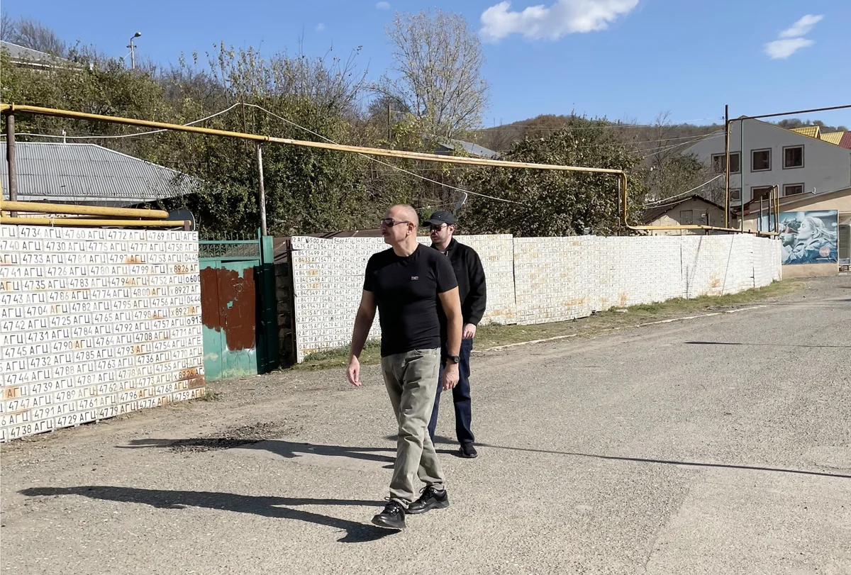 İlham Əliyev və Mehriban Əliyeva Kəlbəcərin Vəngli kəndində olublar