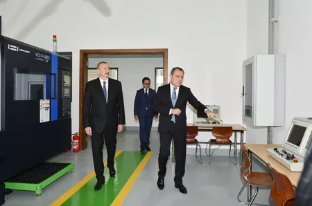 Prezident İlham Əliyev Sənaye və İnnovasiyalar üzrə Bakı Dövlət Peşə Təhsil Mərkəzinin açılışında iştirak edib - YENİLƏNİB