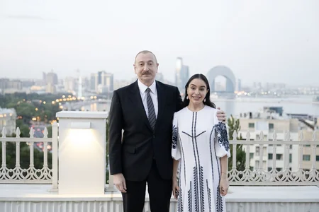 “Gülüstan” sarayında Vyetnam rəsm əsərlərinin sərgisi ilə tanışlıq olub