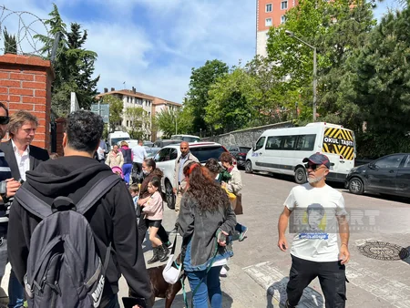 Türkiyədə seçki məntəqələrində izdiham müşahidə olunur - REPORTAJ